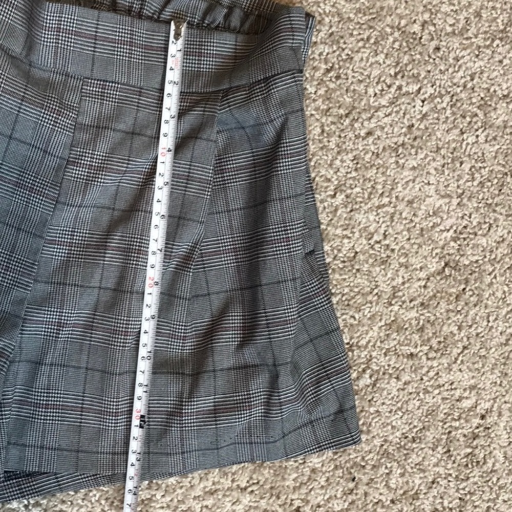 Divided H&M shorts with front tie - Picture 9 of 9